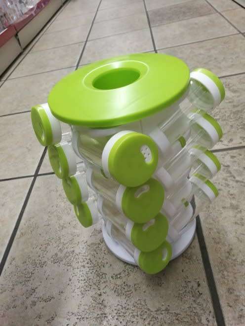 Spice Rack, spice shells ,decor and culinarystyle spice rack,16 in one spice rack R120 EACH *6 UNITS